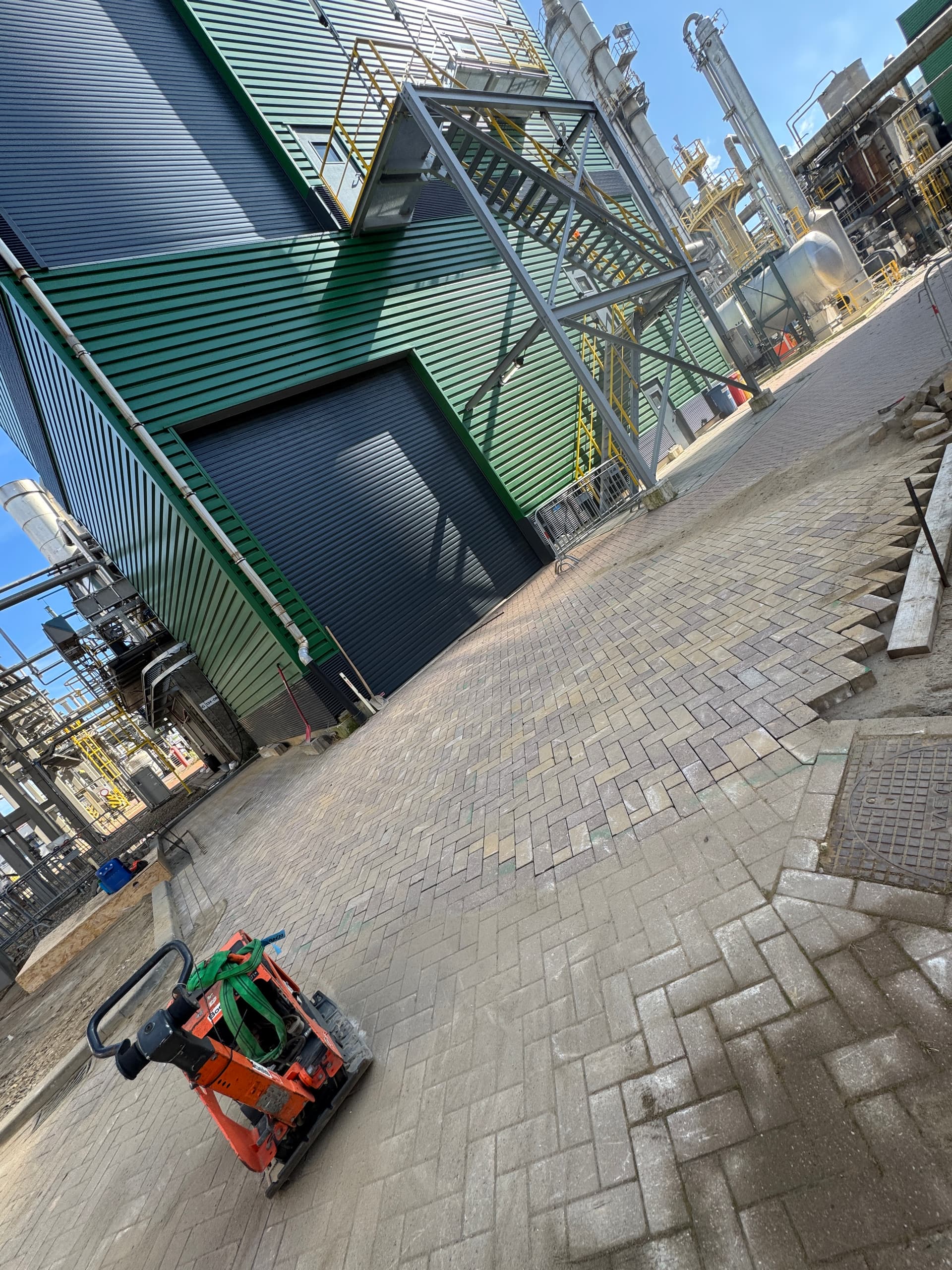 Herstel inrit voor vrachtverkeer in Chemelot – straatwerk projectfoto 2